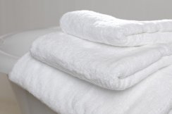 Bílý hotelový ručník